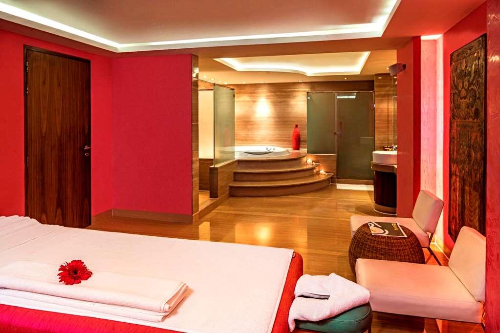מלון The Park כלכותה מתקנים תמונה A spa suite at the InterContinental Hotel, London, Park Lane