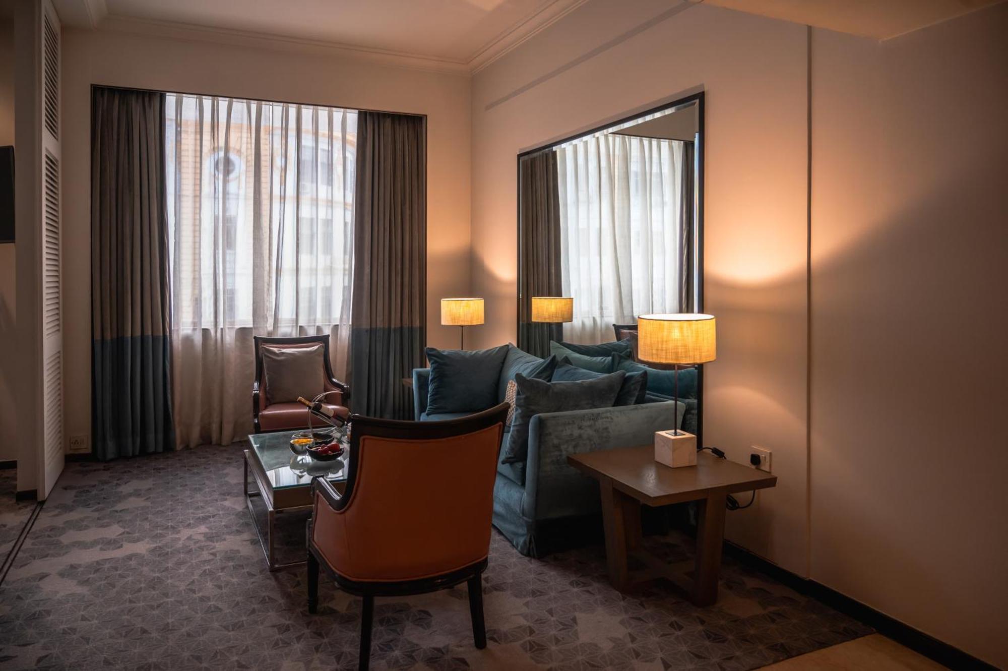 מלון The Park כלכותה מראה חיצוני תמונה A suite at the hotel
