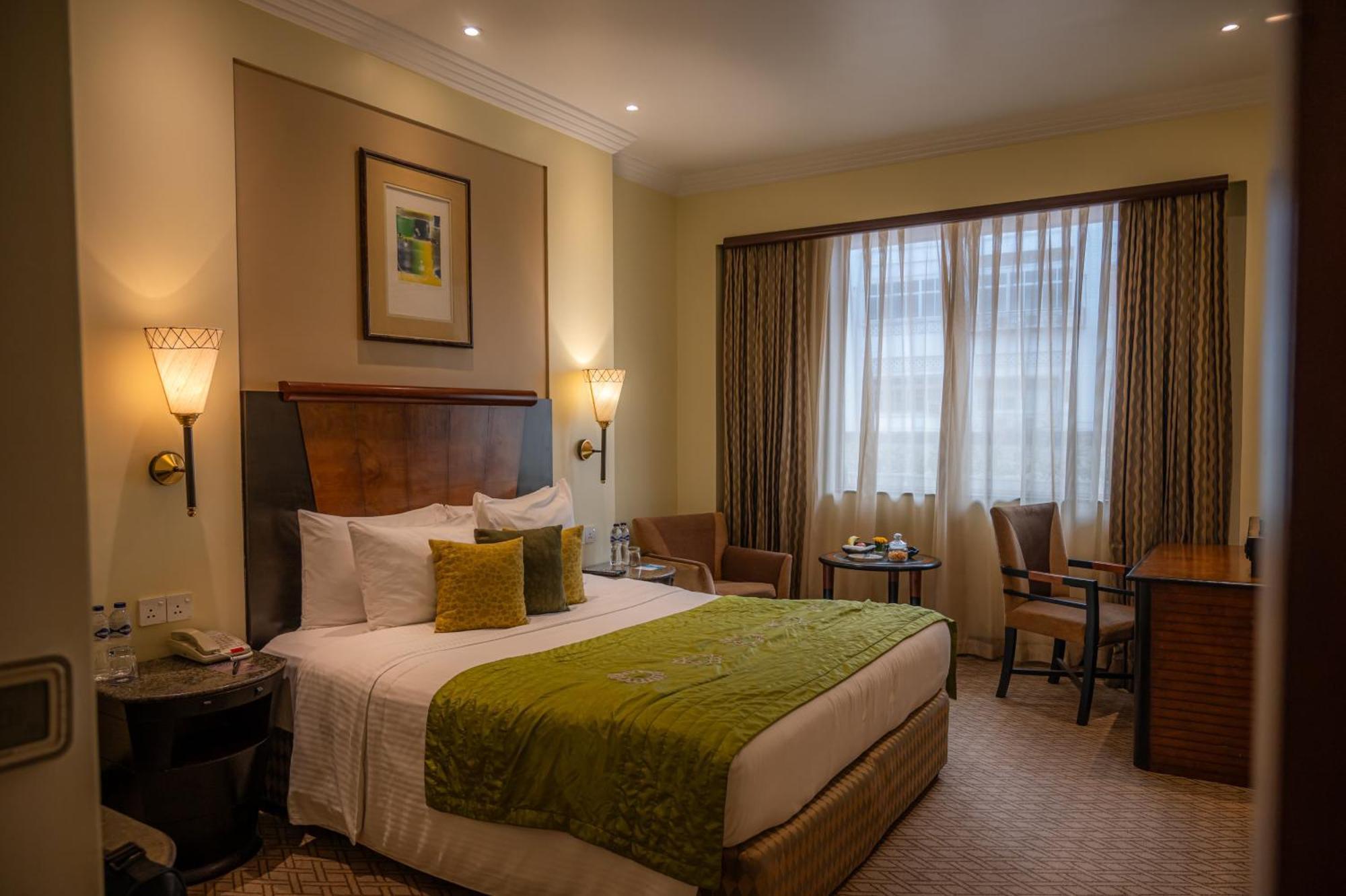 מלון The Park כלכותה מראה חיצוני תמונה A room at the Taj Bengal